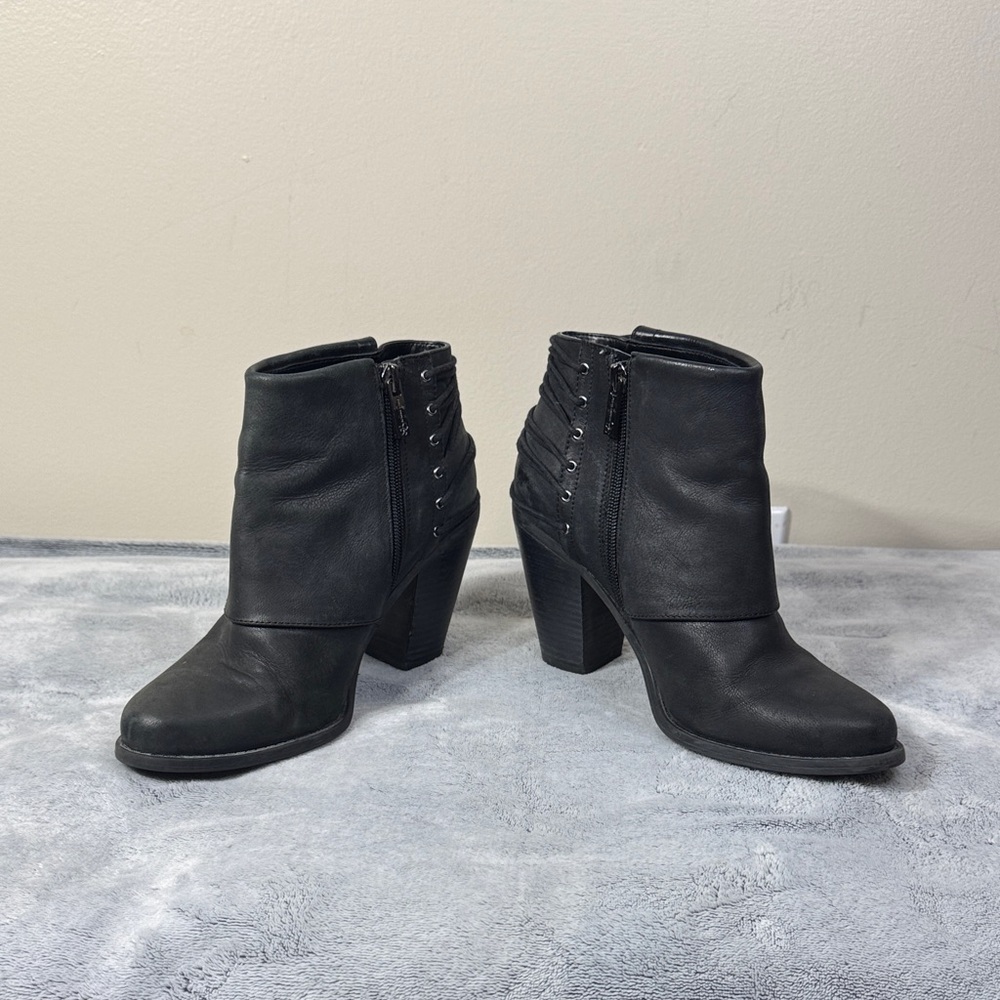 Jessica Simpson JS-Calvery Black Leather Ankle Bootie - Size 7